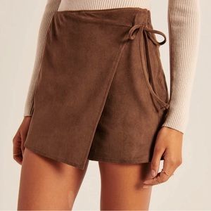Abercrombie Vegan Leather Suede Skort (XS)